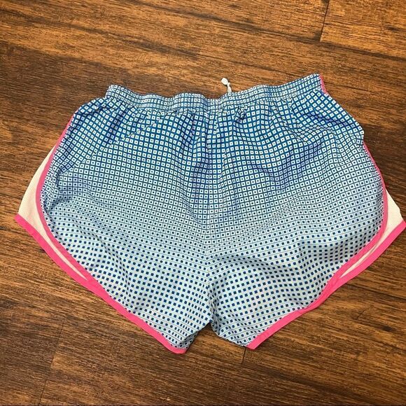 Nike shorts  - Picture 3 of 8